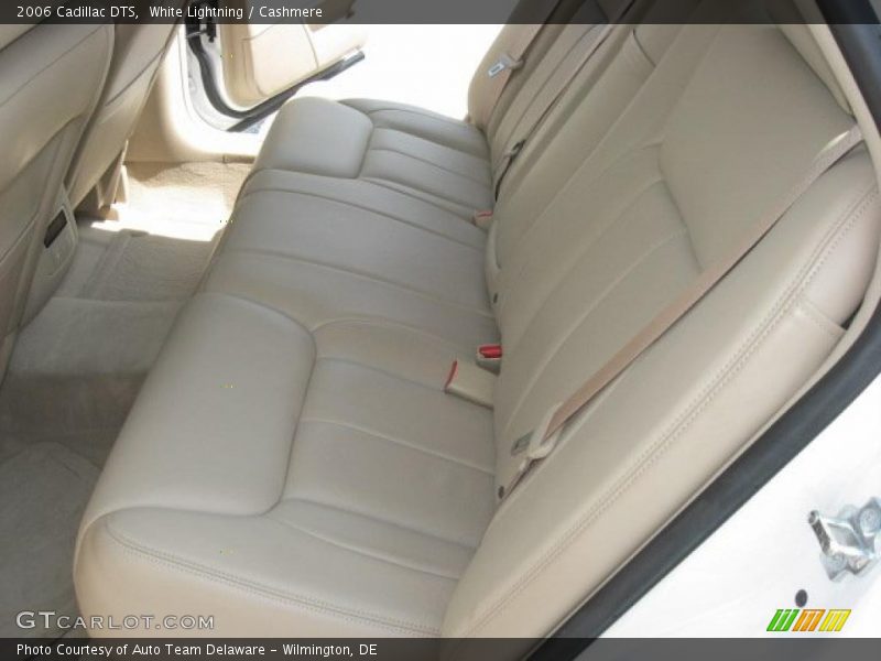 White Lightning / Cashmere 2006 Cadillac DTS