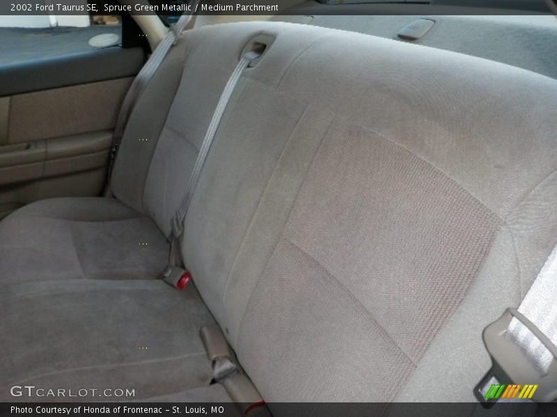Spruce Green Metallic / Medium Parchment 2002 Ford Taurus SE