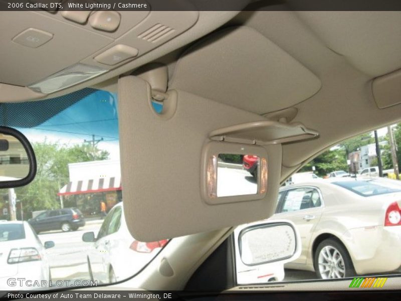 White Lightning / Cashmere 2006 Cadillac DTS