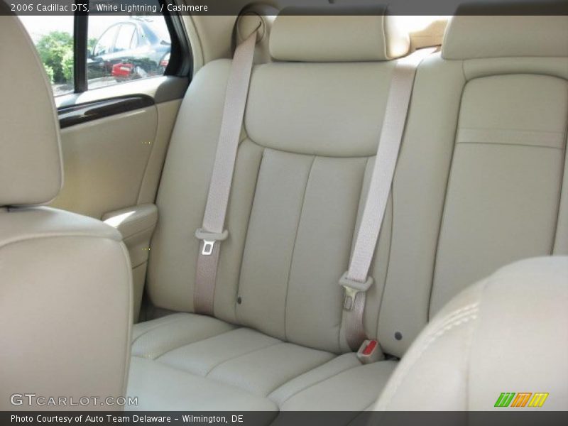 White Lightning / Cashmere 2006 Cadillac DTS