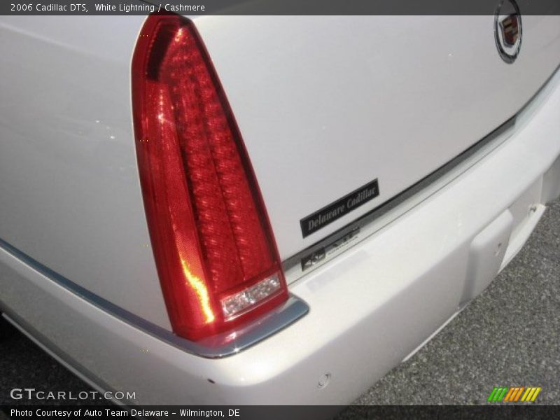White Lightning / Cashmere 2006 Cadillac DTS