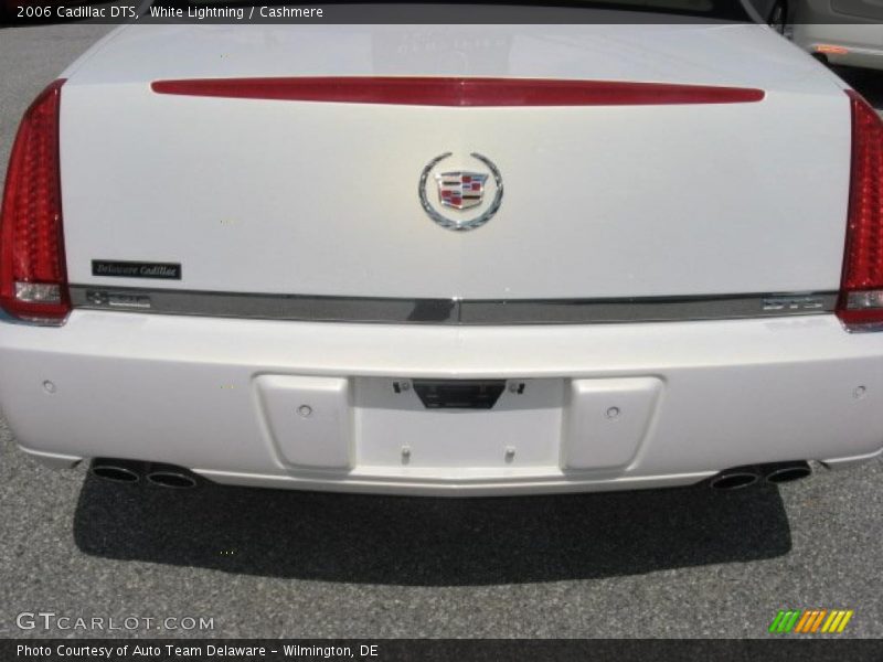 White Lightning / Cashmere 2006 Cadillac DTS