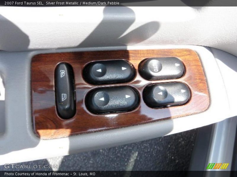 Silver Frost Metallic / Medium/Dark Pebble 2007 Ford Taurus SEL