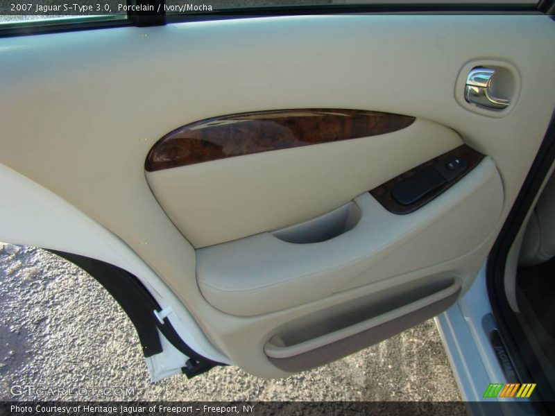 Porcelain / Ivory/Mocha 2007 Jaguar S-Type 3.0