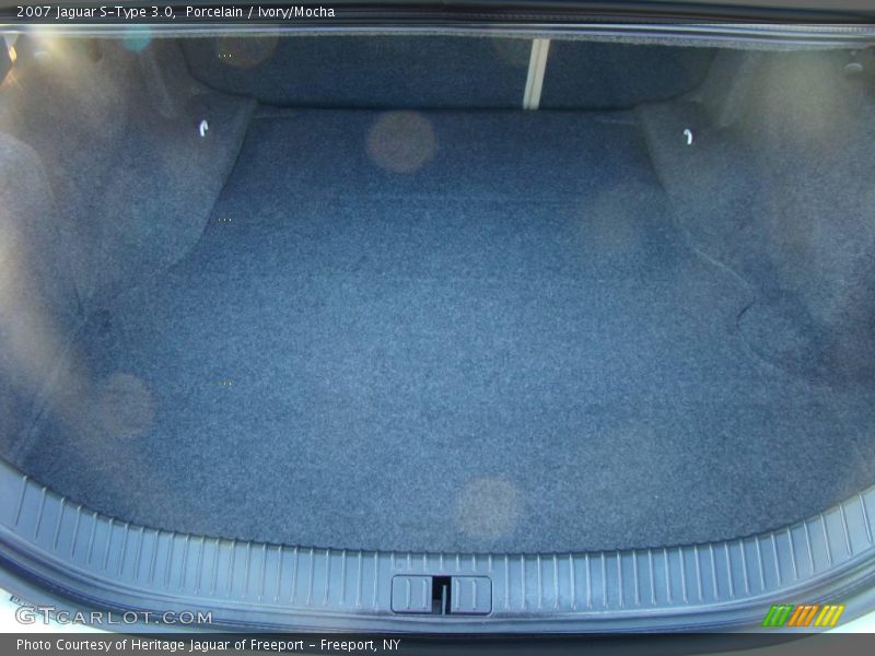 Porcelain / Ivory/Mocha 2007 Jaguar S-Type 3.0