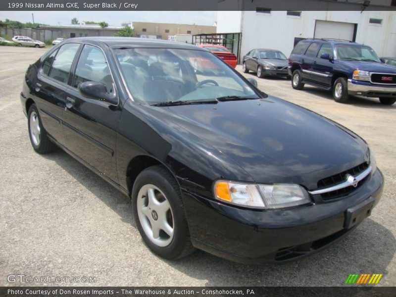 Super Black / Grey 1999 Nissan Altima GXE
