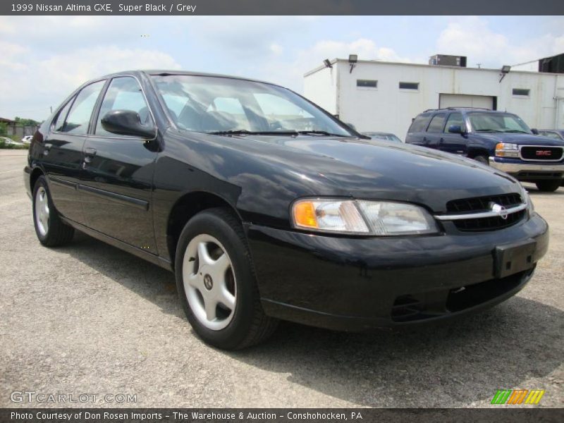 Super Black / Grey 1999 Nissan Altima GXE