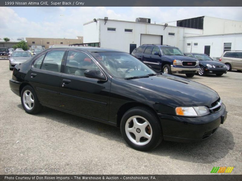 Super Black / Grey 1999 Nissan Altima GXE