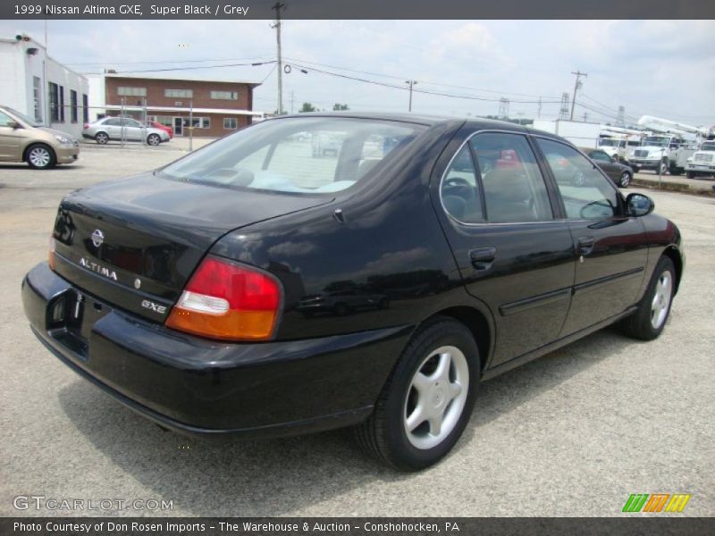 Super Black / Grey 1999 Nissan Altima GXE