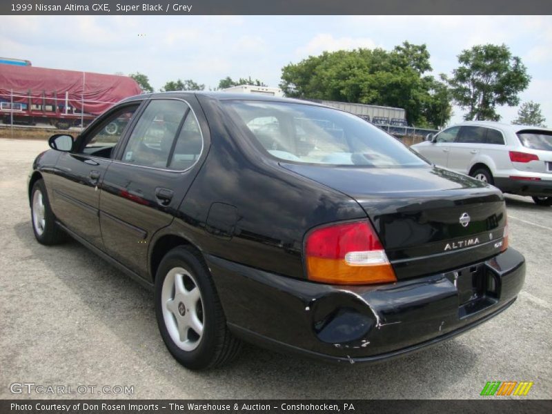 Super Black / Grey 1999 Nissan Altima GXE