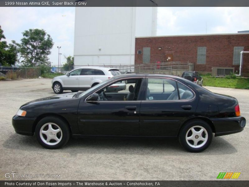 Super Black / Grey 1999 Nissan Altima GXE