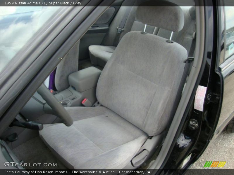 Super Black / Grey 1999 Nissan Altima GXE