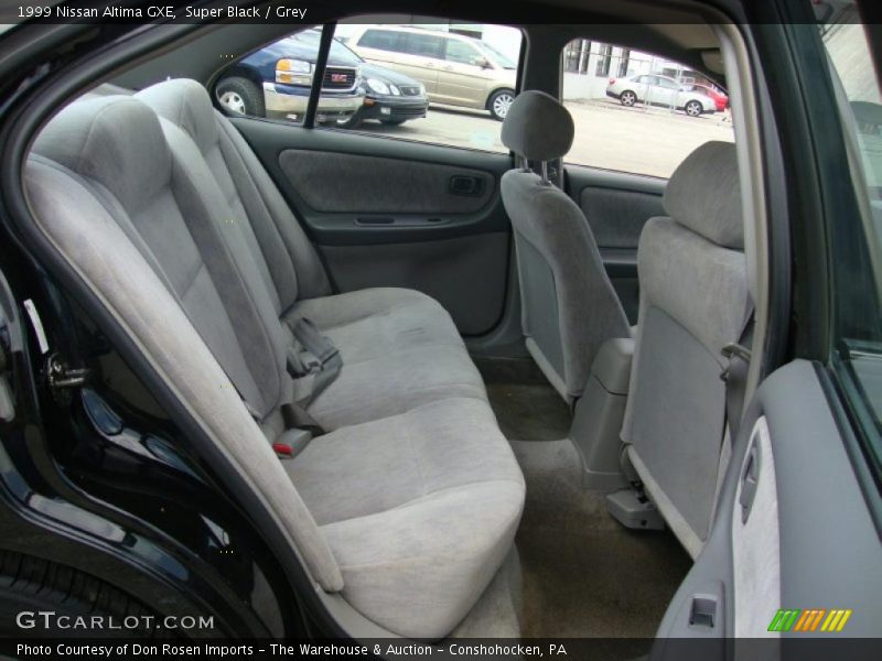 Super Black / Grey 1999 Nissan Altima GXE