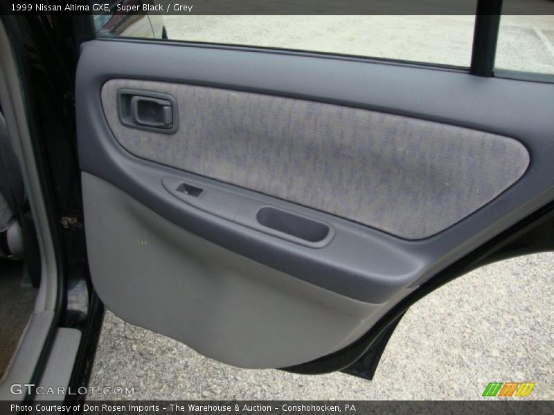 Super Black / Grey 1999 Nissan Altima GXE