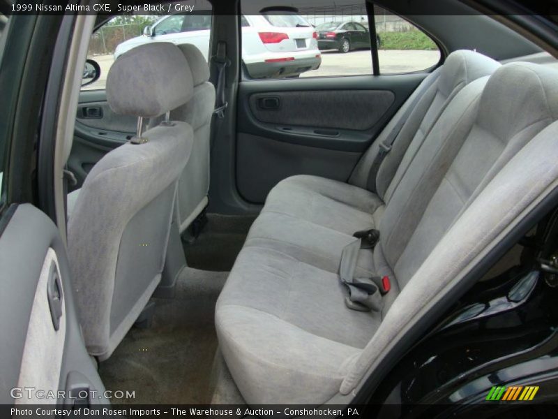 Super Black / Grey 1999 Nissan Altima GXE