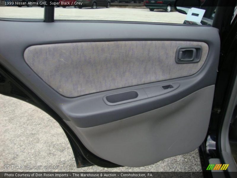 Super Black / Grey 1999 Nissan Altima GXE