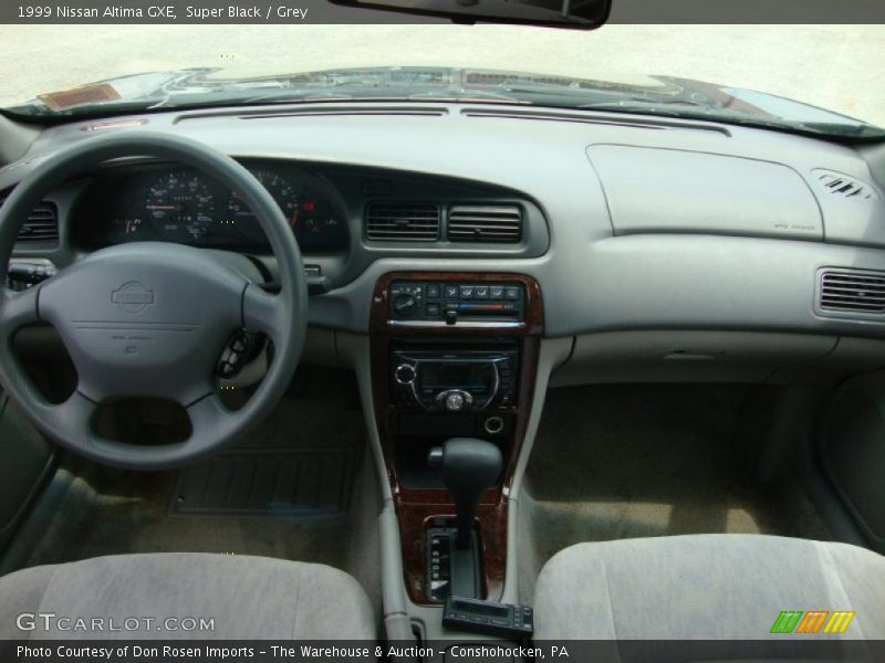 Super Black / Grey 1999 Nissan Altima GXE