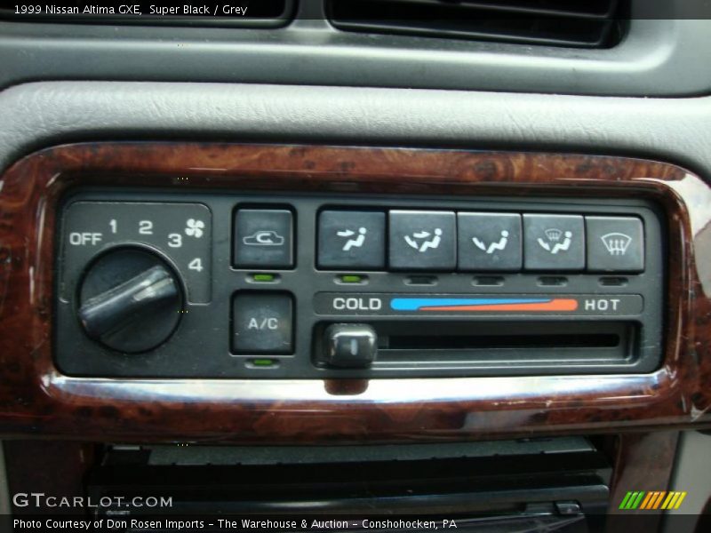 Super Black / Grey 1999 Nissan Altima GXE