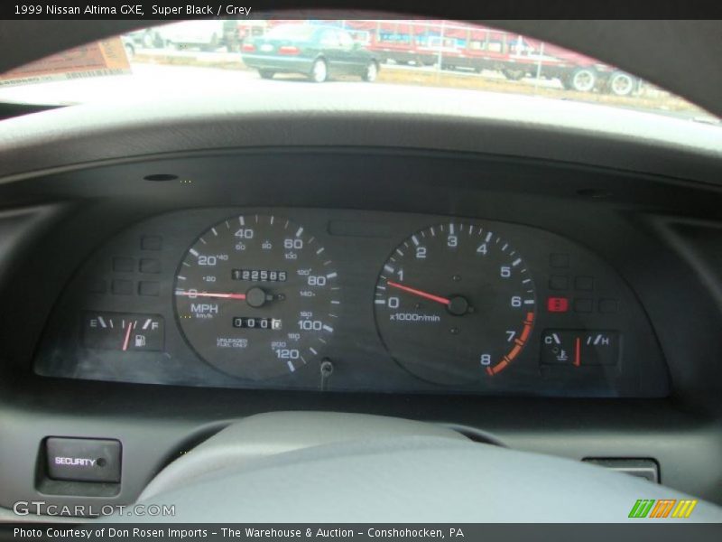 Super Black / Grey 1999 Nissan Altima GXE