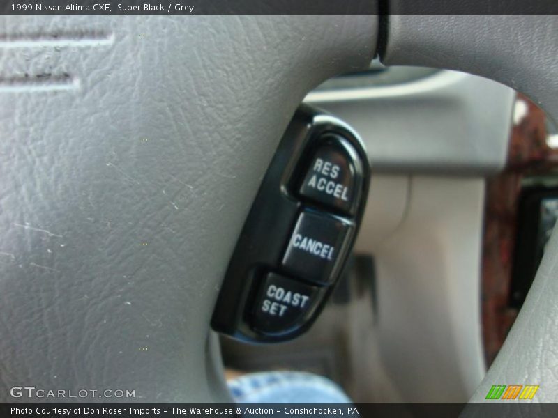 Super Black / Grey 1999 Nissan Altima GXE