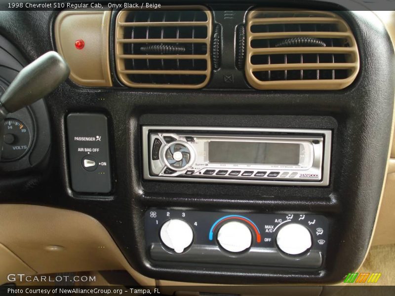 Onyx Black / Beige 1998 Chevrolet S10 Regular Cab