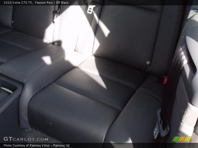 Passion Red / Off Black 2010 Volvo C70 T5