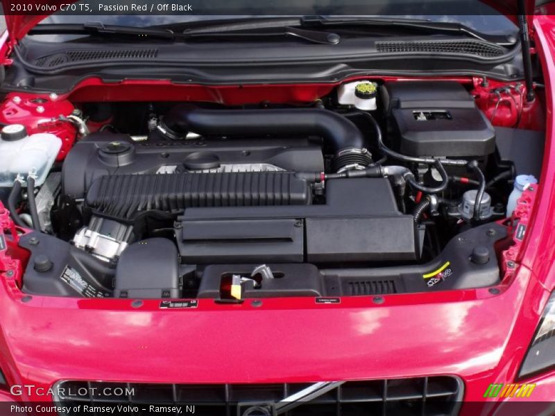 Passion Red / Off Black 2010 Volvo C70 T5