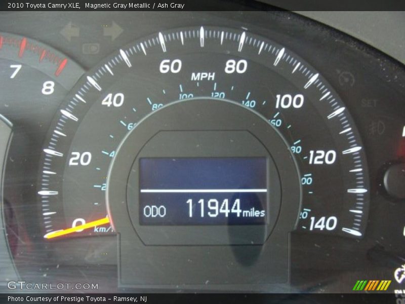 Magnetic Gray Metallic / Ash Gray 2010 Toyota Camry XLE