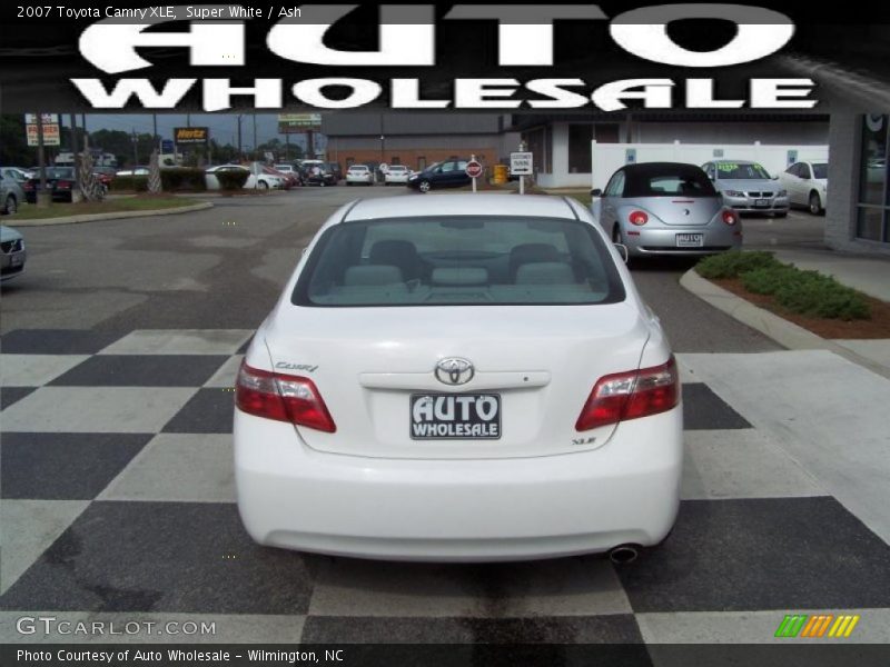 Super White / Ash 2007 Toyota Camry XLE