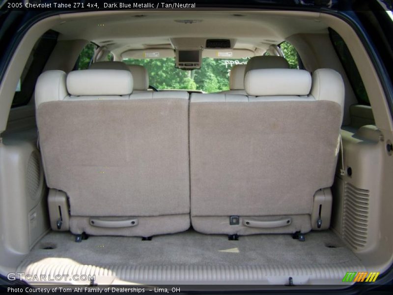 Dark Blue Metallic / Tan/Neutral 2005 Chevrolet Tahoe Z71 4x4