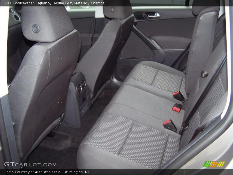 Alpine Grey Metallic / Charcoal 2010 Volkswagen Tiguan S