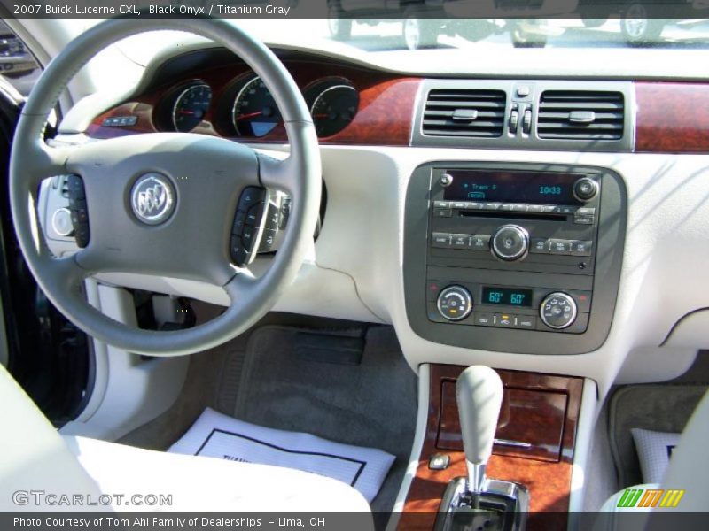 Black Onyx / Titanium Gray 2007 Buick Lucerne CXL