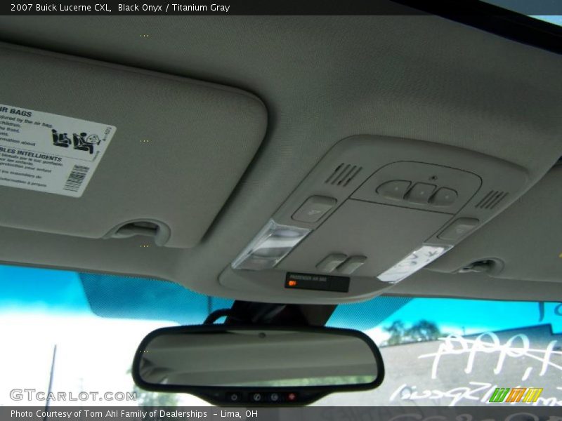 Black Onyx / Titanium Gray 2007 Buick Lucerne CXL
