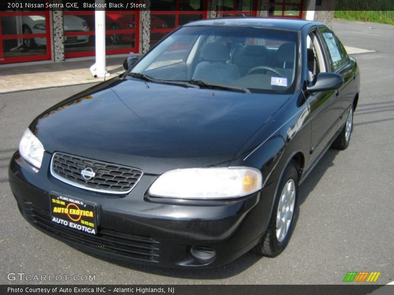 Blackout Black / Stone 2001 Nissan Sentra GXE