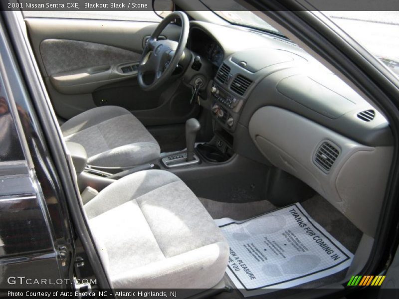 Blackout Black / Stone 2001 Nissan Sentra GXE