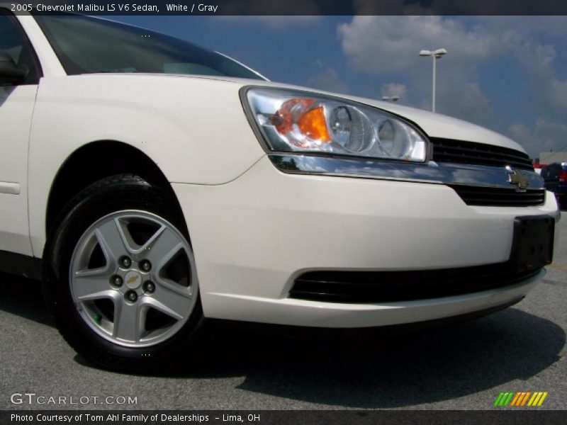 White / Gray 2005 Chevrolet Malibu LS V6 Sedan
