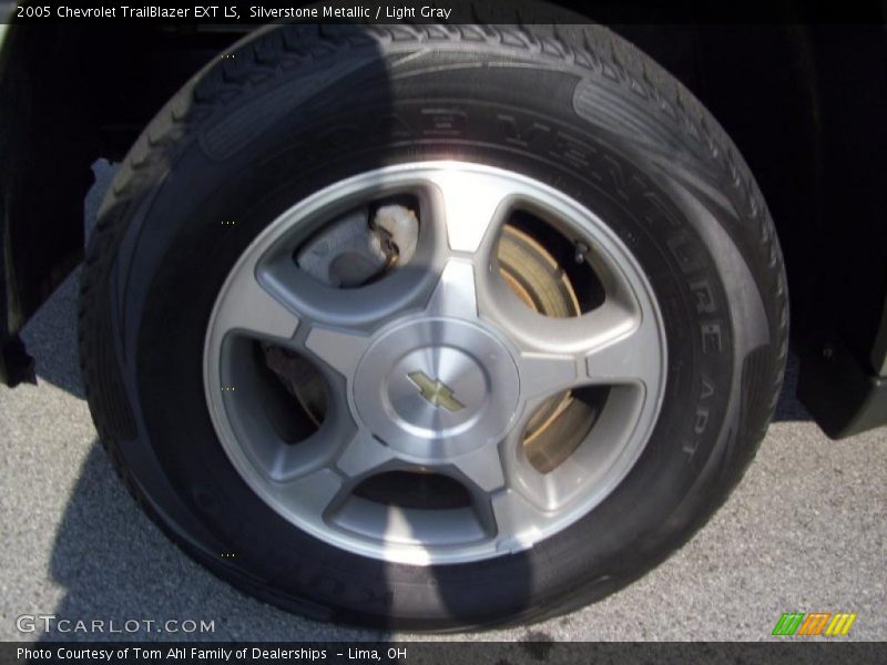 Silverstone Metallic / Light Gray 2005 Chevrolet TrailBlazer EXT LS