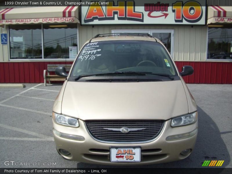 Champagne Pearl / Camel 1999 Chrysler Town & Country LX