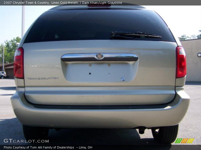 Linen Gold Metallic / Dark Khaki/Light Graystone 2007 Chrysler Town & Country