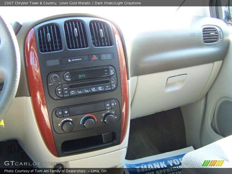 Linen Gold Metallic / Dark Khaki/Light Graystone 2007 Chrysler Town & Country