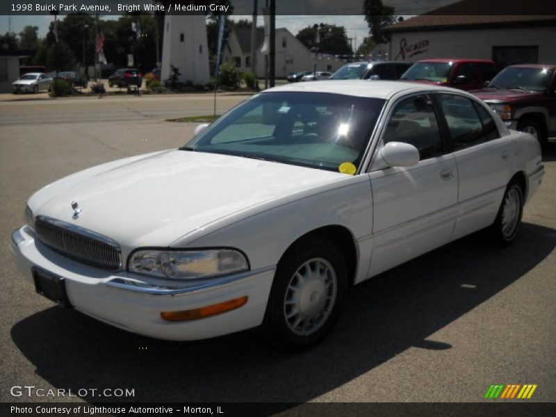 Bright White / Medium Gray 1998 Buick Park Avenue