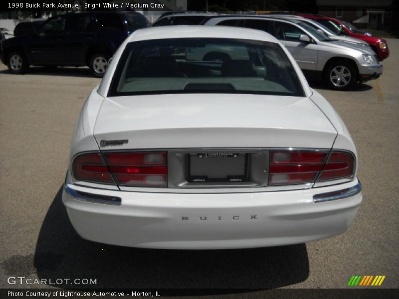 Bright White / Medium Gray 1998 Buick Park Avenue