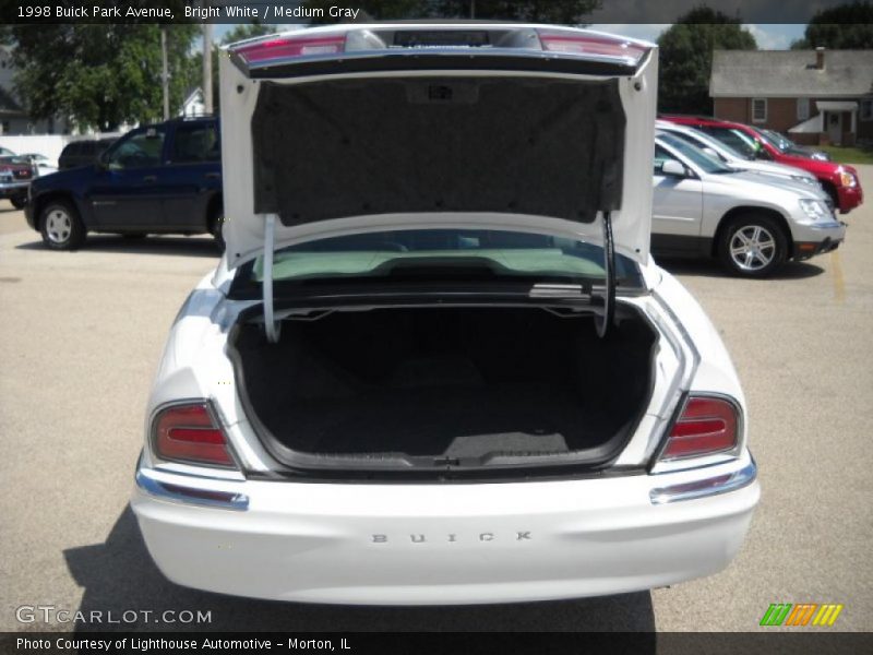 Bright White / Medium Gray 1998 Buick Park Avenue