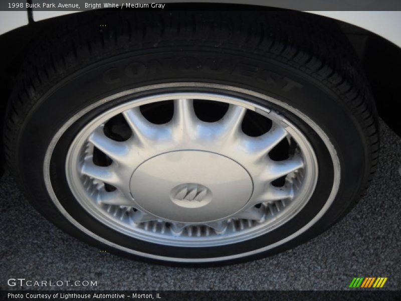 Bright White / Medium Gray 1998 Buick Park Avenue