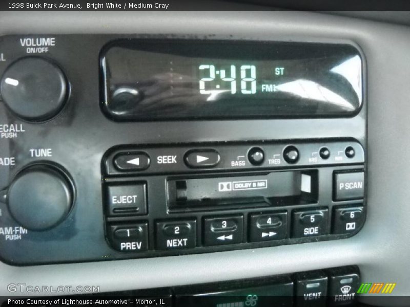 Bright White / Medium Gray 1998 Buick Park Avenue