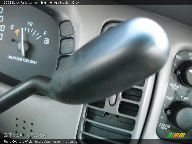 Bright White / Medium Gray 1998 Buick Park Avenue