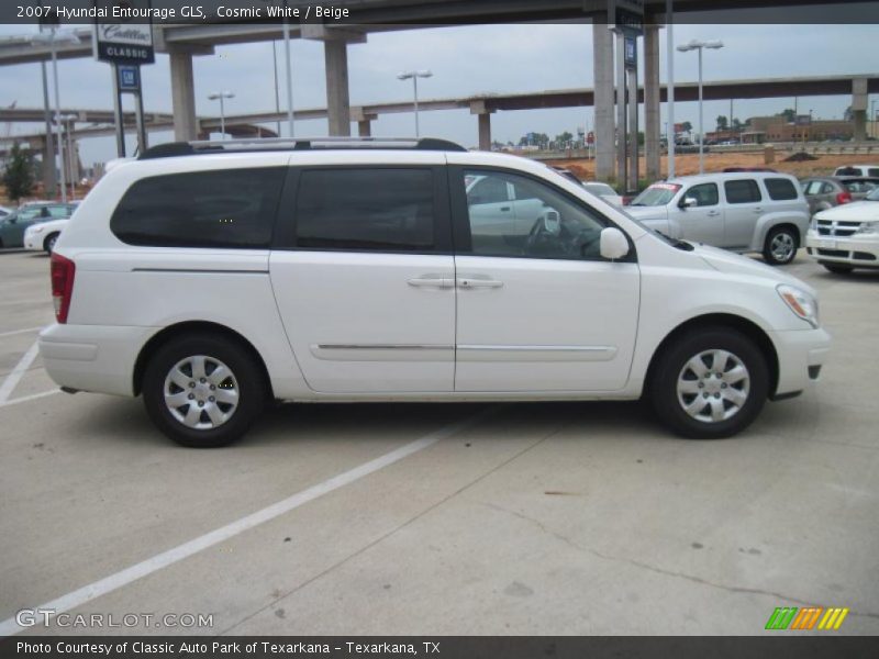 Cosmic White / Beige 2007 Hyundai Entourage GLS