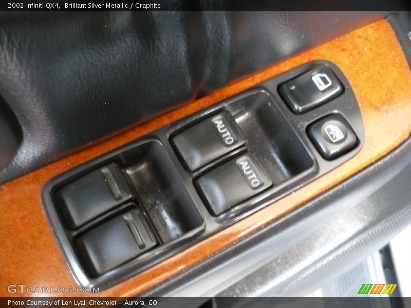 Brilliant Silver Metallic / Graphite 2002 Infiniti QX4