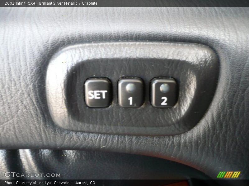 Brilliant Silver Metallic / Graphite 2002 Infiniti QX4