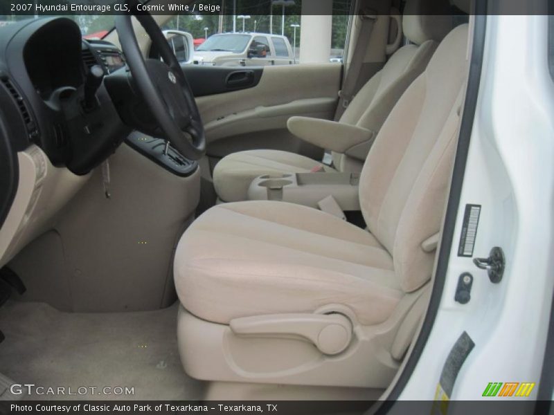Cosmic White / Beige 2007 Hyundai Entourage GLS